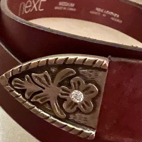 Brown leather belt beautiful embellished buckle & hardware medium EUC - Picture 3 of 7